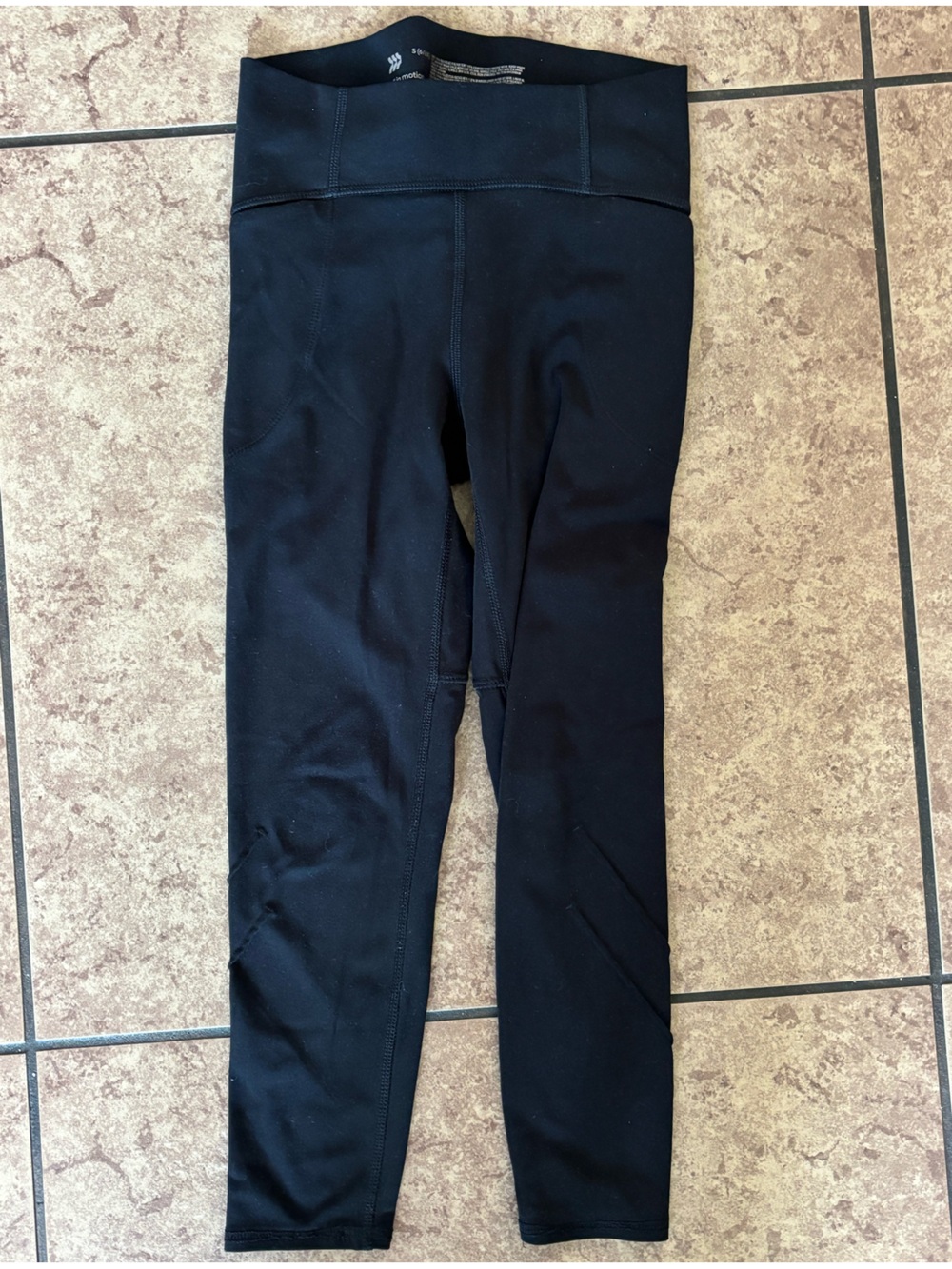 Girls all in motion Black athletic leggings and shorts